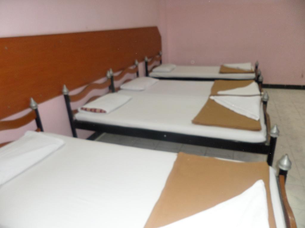 Chalukya Deluxe Hotel Kolhapur Eksteriør billede