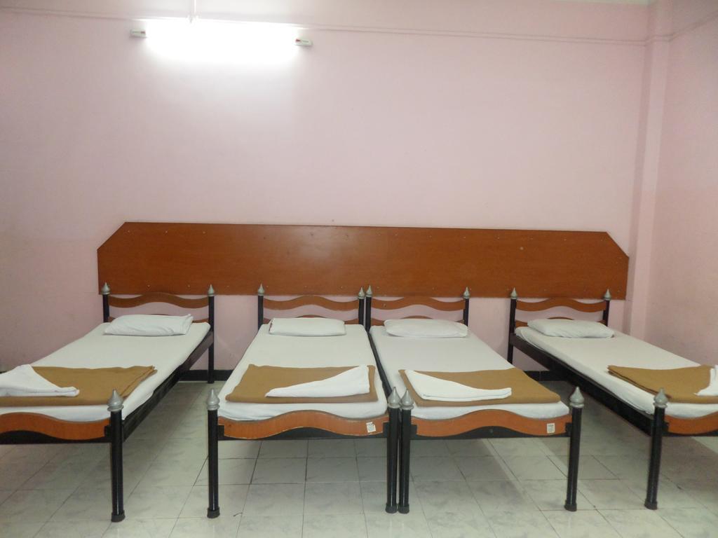Chalukya Deluxe Hotel Kolhapur Eksteriør billede